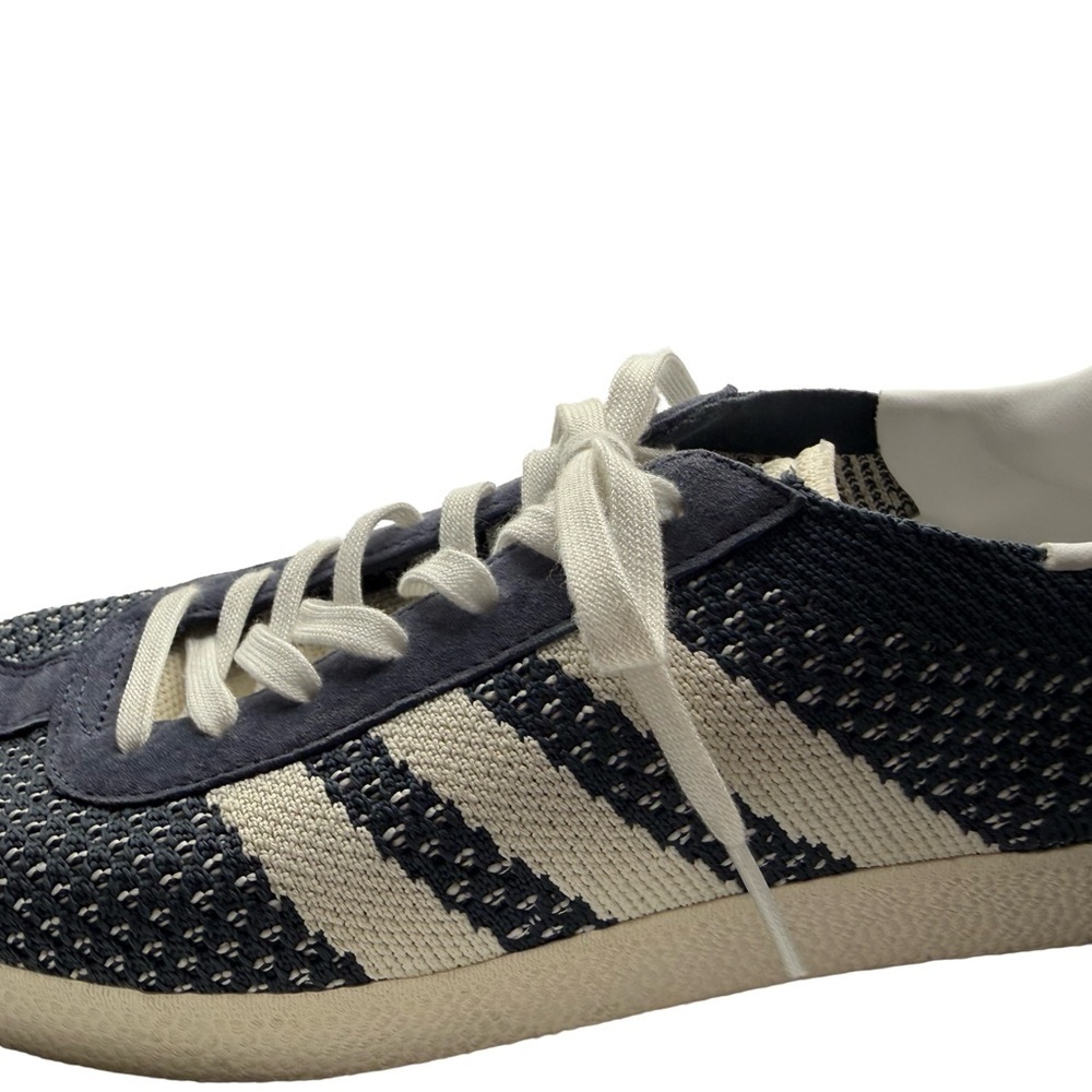 Adidas Gazelle Factory Sample Men’s 9 Navy White Suede Sneakers EUC